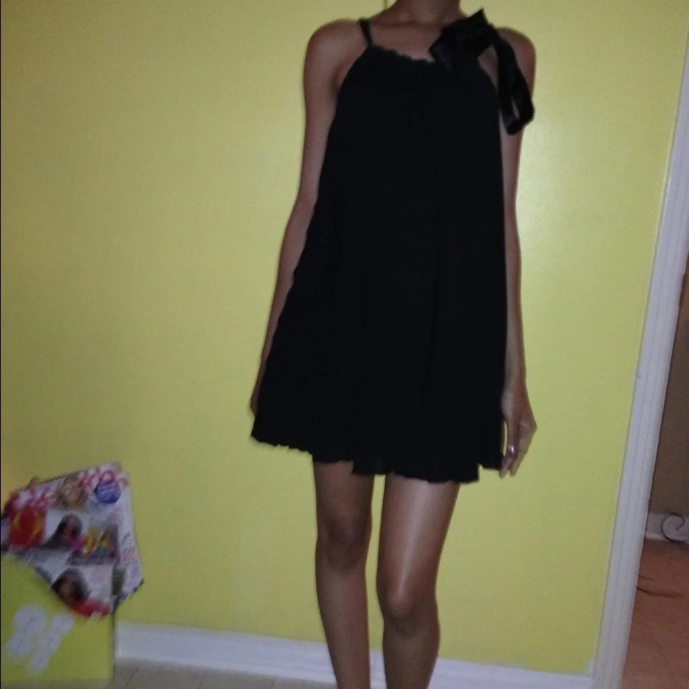 LBD - Picture 3 of 4